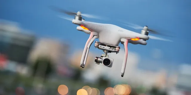 dron s kamerou