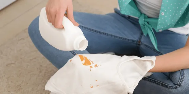 mastná skvrna na oblečení