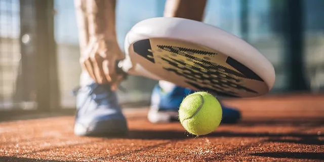 Míče na padel
