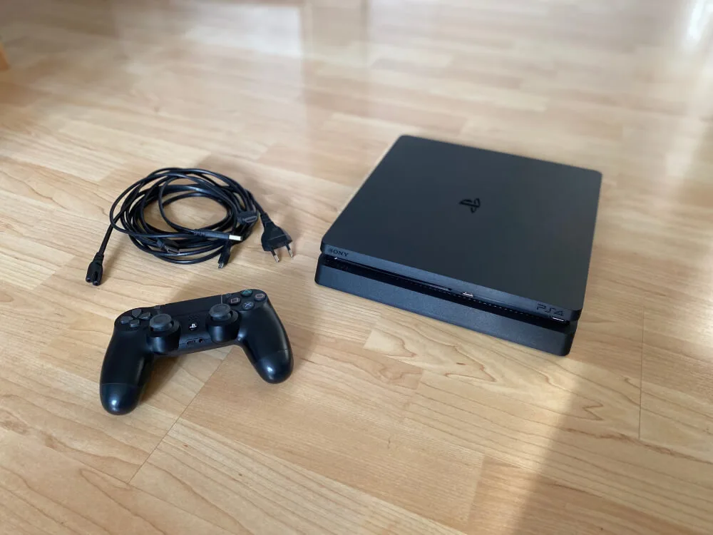 Playstation 4 slim
