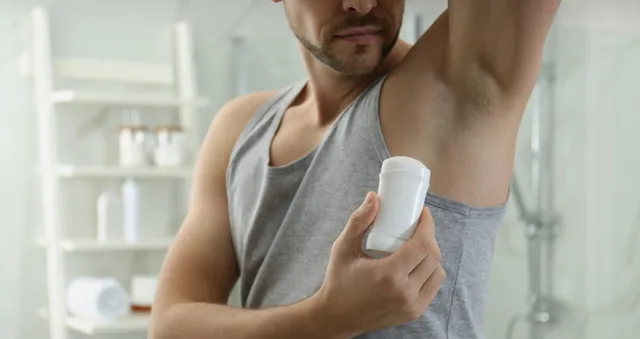 tuhý deodorant