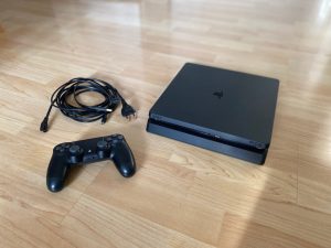 Playstation 4 slim